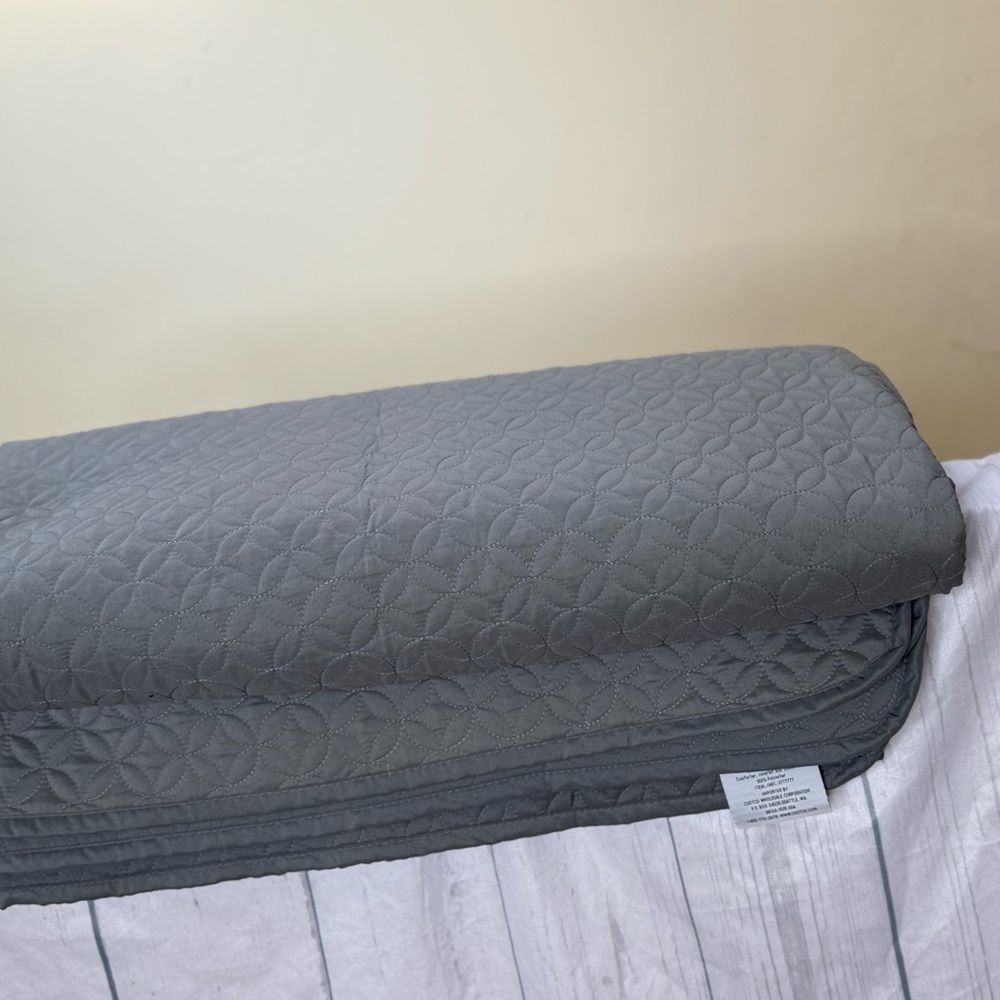 King Size Reversible Bed Ensemble Coverlet in Gray - Picture 4 of 6